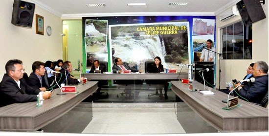 Câmara Municipal de Felipe Guerra aprovou o Projeto de Lei nº 07/2015 que instituiu o Programa Municipal de Habitação Familiar e Rural do Município.